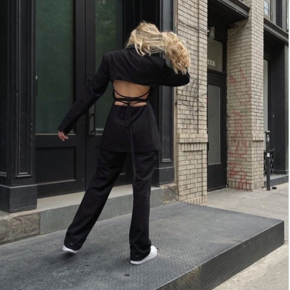 Danielle Bernstein | Sexy Black Cut Out Blazer - Picture 3 of 3